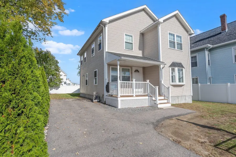 11 Blossom St, Lowell, MA 01852 - #2
