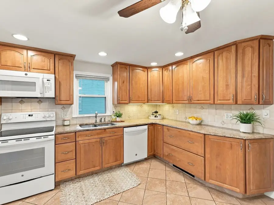 163 Yale Street, Ludlow, MA 01056 - #2