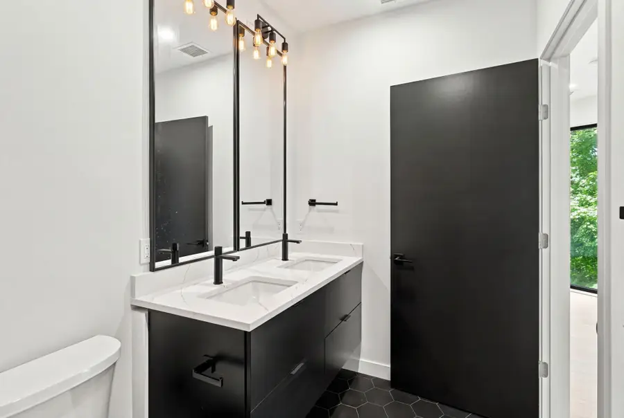 22 High Street #PH15, Boston, MA 02122 - #3