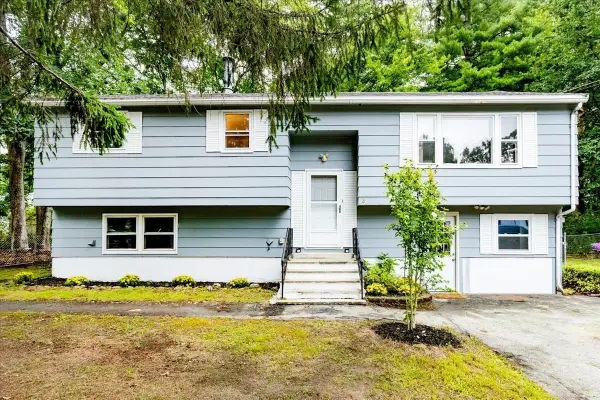3 Bernice Ave, Salem, NH 03079
