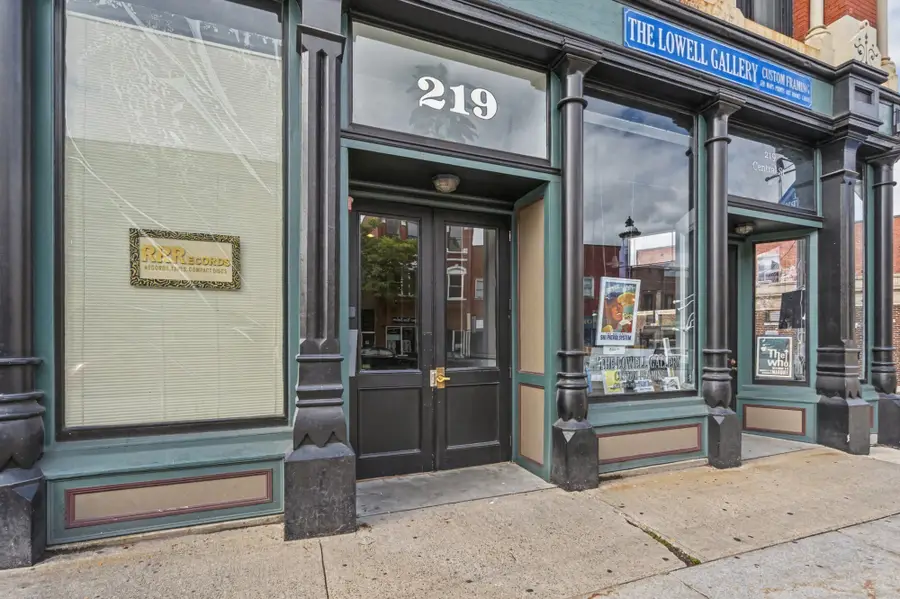 219 Central St #3A, Lowell, MA 01852 - #2