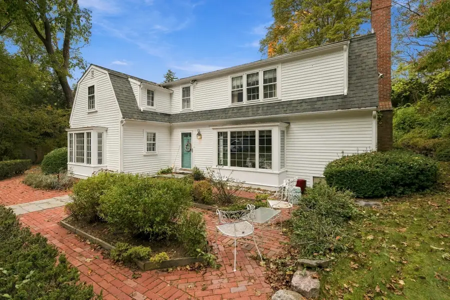 102 Central St, Hingham, MA 02043 - #2