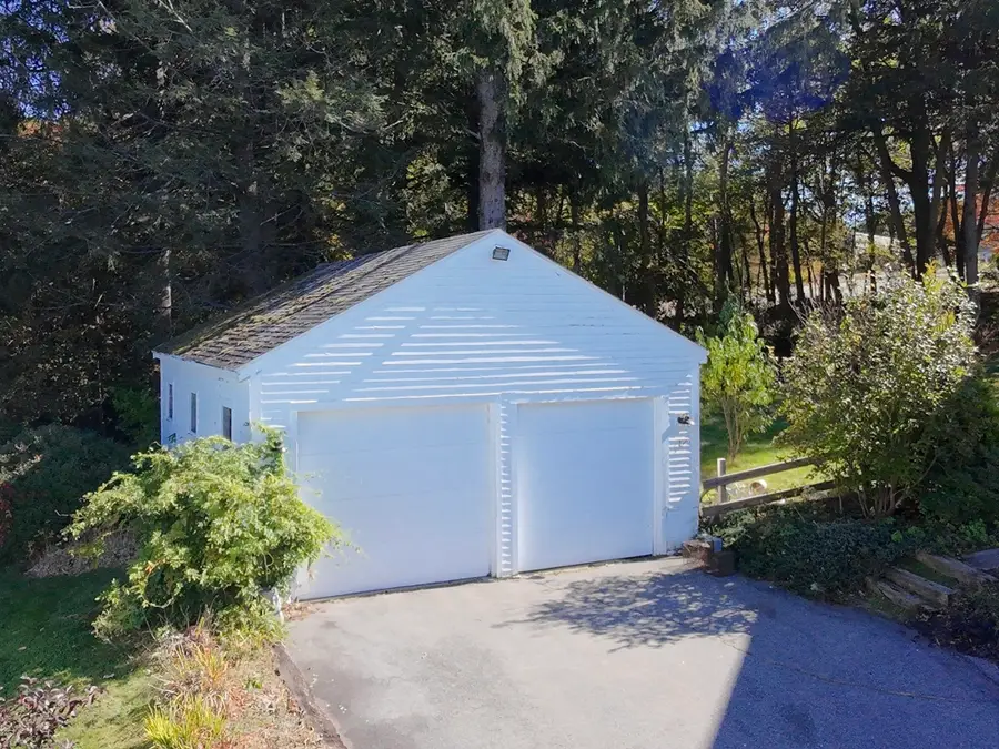 46 Barrett Ave, Worcester, MA 01605 - #3