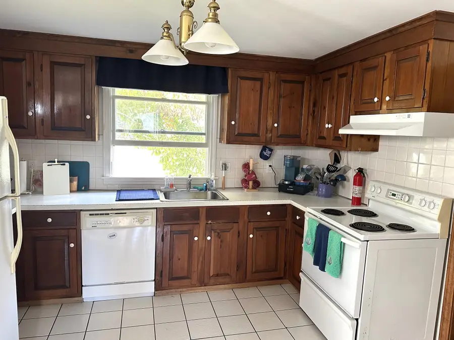 64 Park Ave, West Yarmouth, MA 02673 - #3