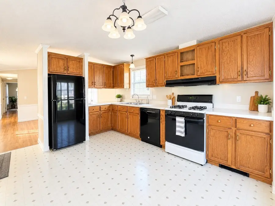 23 Chesapeake Rd, Holbrook, MA 02343 - #3