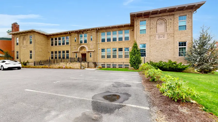7 Mt Hope #202, Providence, RI 02906 - #3