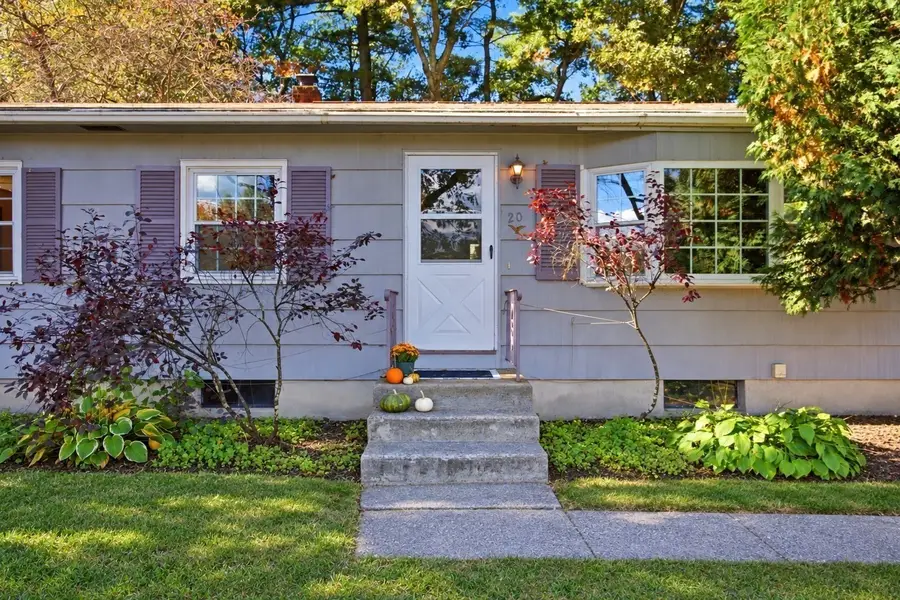 20 Deerfield Dr, Northampton, MA 01062 - #2