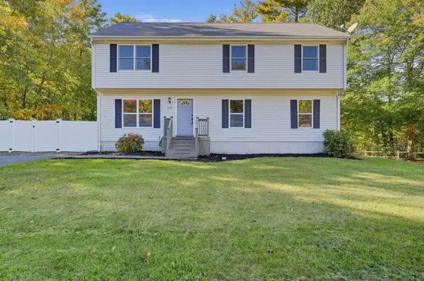 305 Wren St, Taunton, MA 02718
