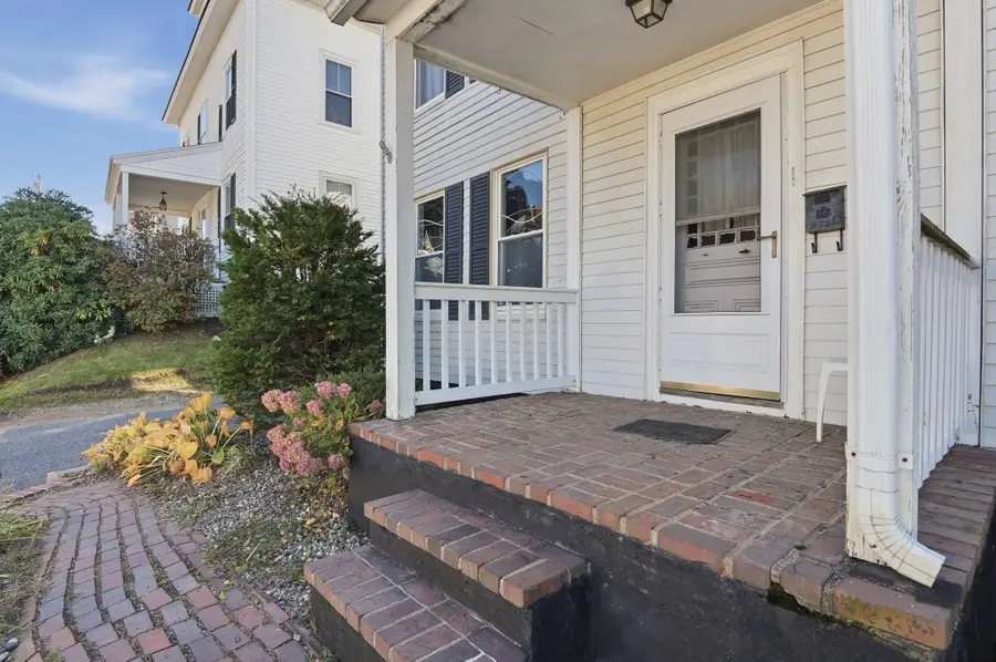 11 Front Street, Clinton, MA 01510 - #3