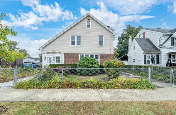 73 Santa Barbara St, Springfield, MA 01104