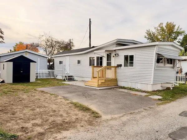 16 Pioneer Way, Springfield, MA 01119