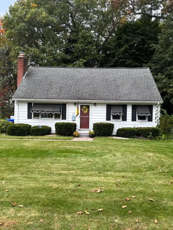 250 W Allen Ridge Rd, Springfield, MA 01118