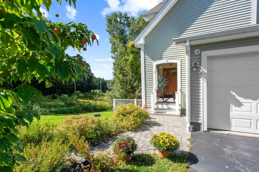 10 Blossom Ln #10, Stratham, NH 03885 - #2