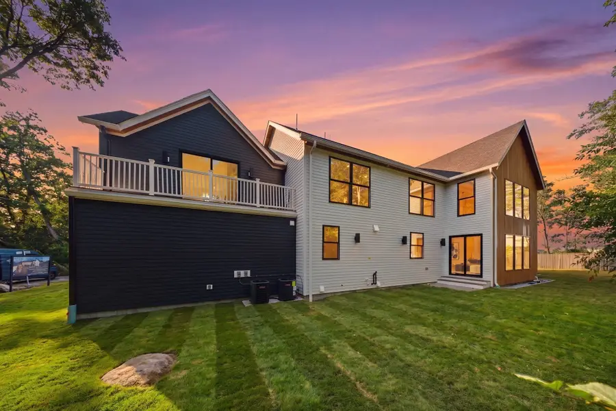 43 Pleasant St, Nahant, MA 01908 - #3