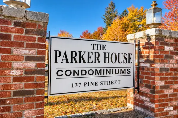 137 Pine St #2, Lowell, MA 01851