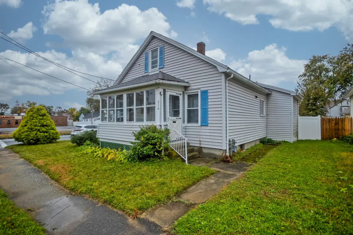 314 Carew St, Chicopee, MA 01020 - #1