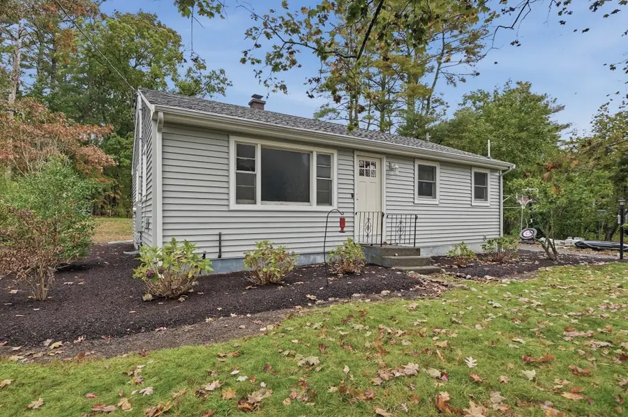 5 White Pine Ln, Kingston, MA 02364 - #2