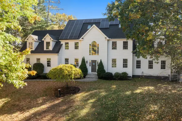 23 Falcon Ridge Dr, Hopkinton, MA 01748