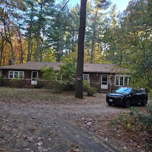 4 Pineneedle Ln, Pembroke, MA 02359