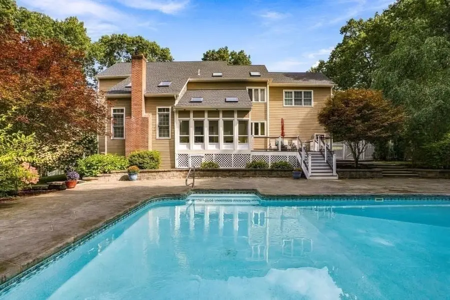 30 Juniper Rd, Upton, MA 01568 - #3