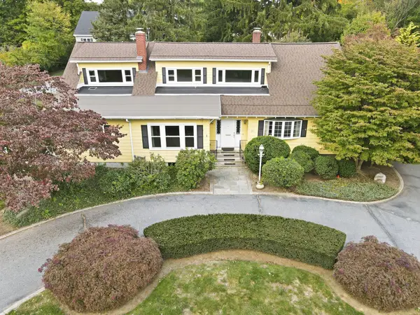 25 Commonwealth Ave, Attleboro, MA 02703