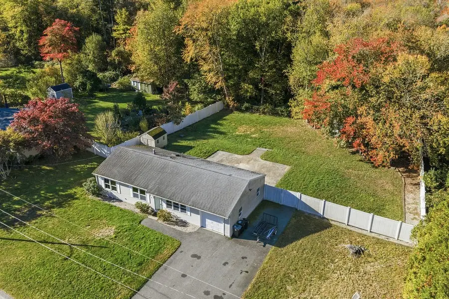 36 Meadowood Dr, Dartmouth, MA 02748 - #3