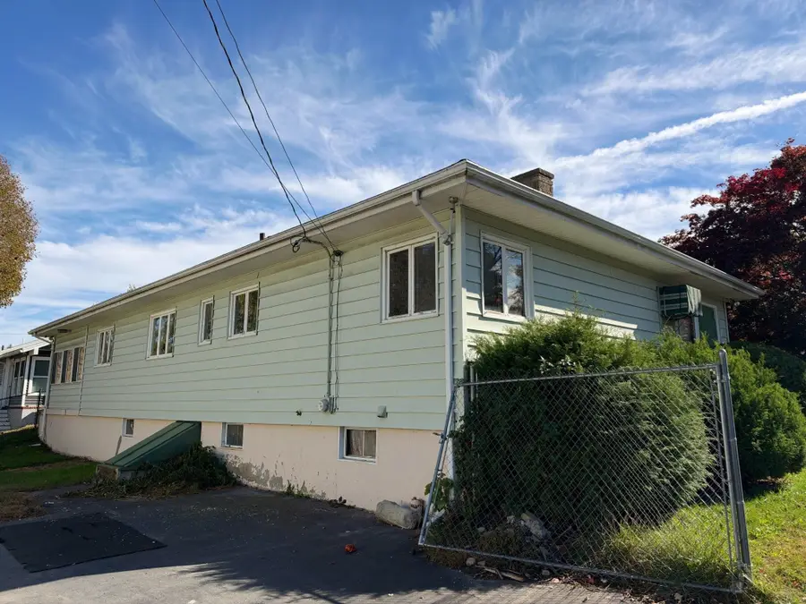 79 William St, Lawrence, MA 01841 - #3