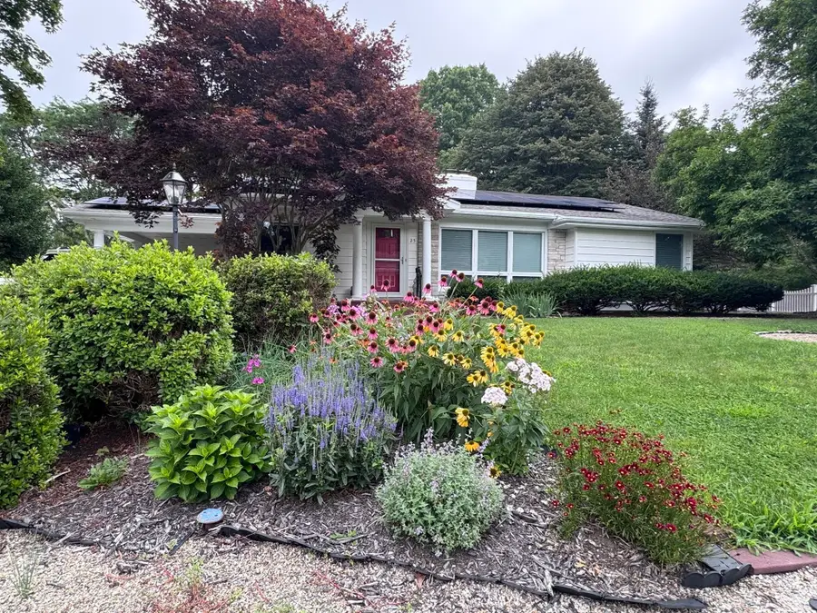 25 Wayne Memorial Dr, Dartmouth, MA 02747 - #2