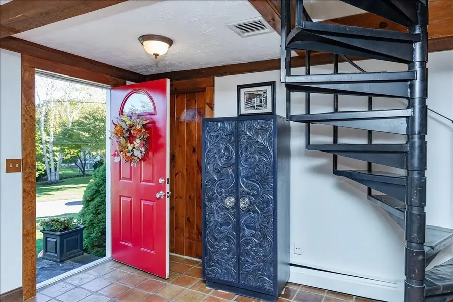 4 Emerald Ave, Salem, MA 01970 - #3