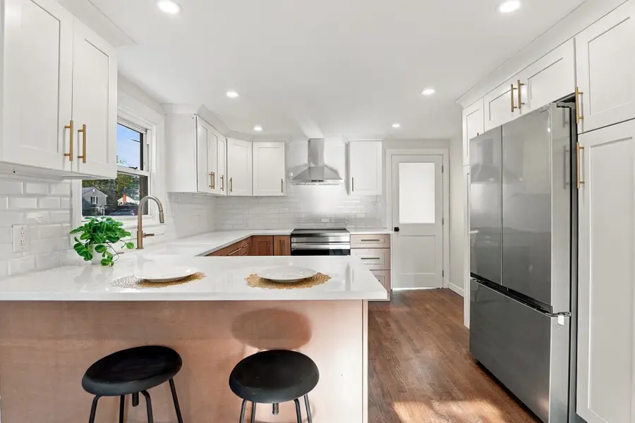 19 1/2 Lillian St, Woburn, MA 01801 - #3