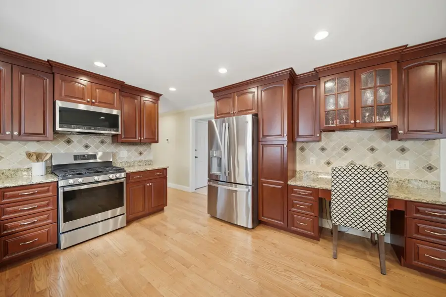 29 Kara Dr, North Andover, MA 01845 - #3