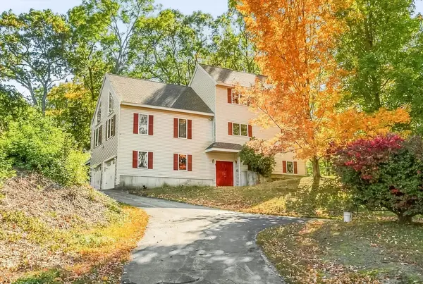 14 Buckingham Lane, Haverhill, MA 01835