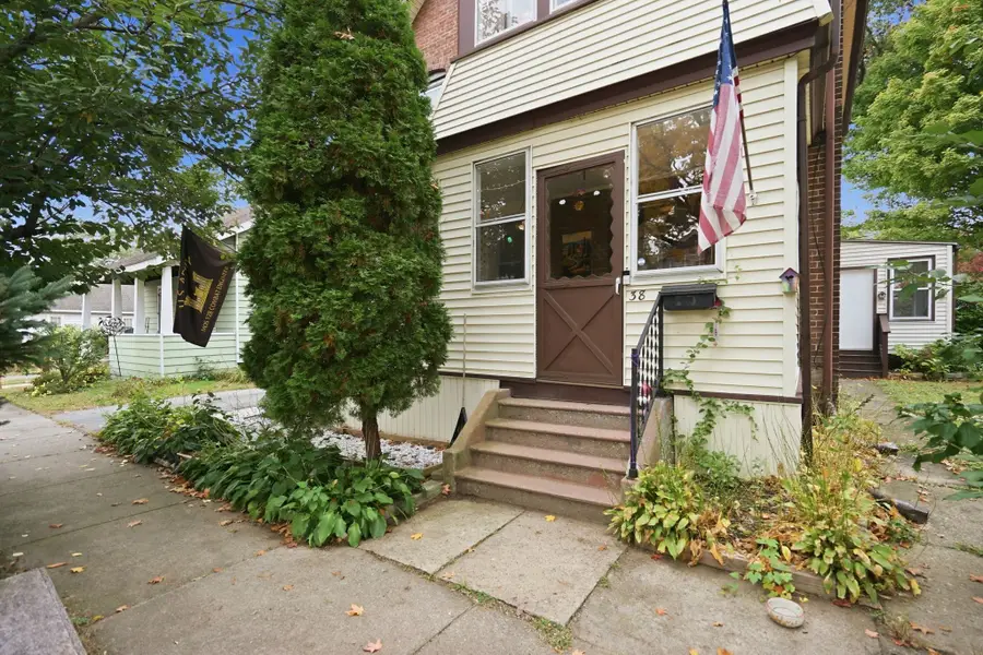 38 Worthy St, Springfield, MA 01104 - #2