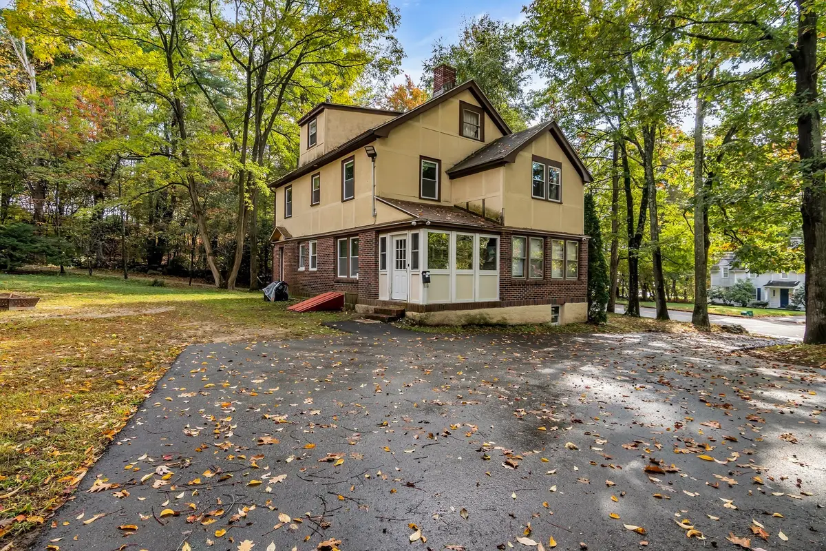 560 Salisbury, Worcester, MA 01609 - #1
