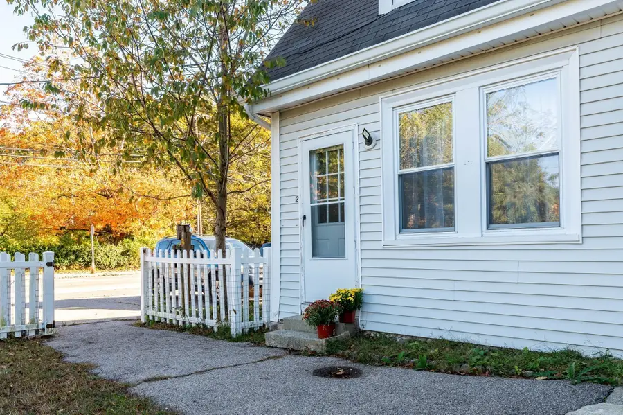 31 Cocasset St #2, Foxboro, MA 02035 - #3