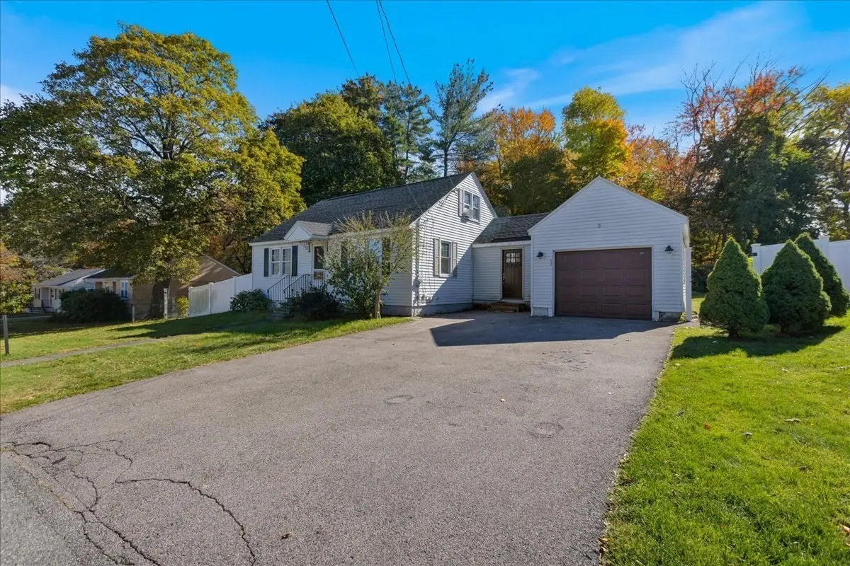 53 Seventeenth St, Lowell, MA 01850 - #1