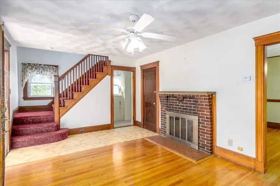 27 Stearns Ave, Medford, MA 02155 - #3