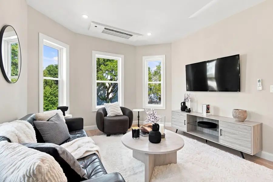 4294 Washington St #1, Boston, MA 02131 - #3