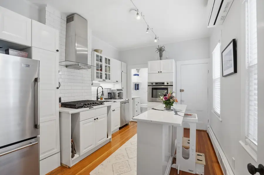 16 Sackville St #2, Boston, MA 02129 - #3