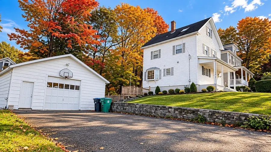 20 Hill St, Clinton, MA 01510 - #3
