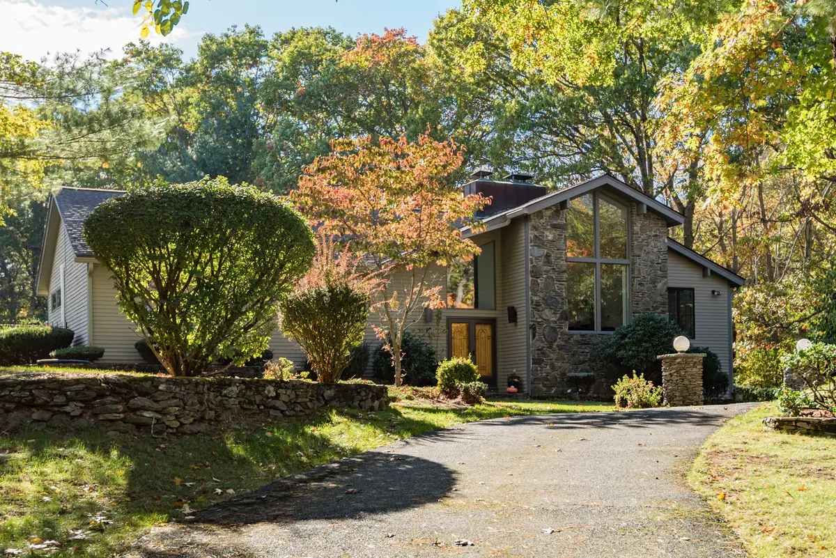 16 Midland Rd, Lynnfield, MA 01940 - #1