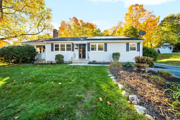 8 Clearview Dr, Marlborough, MA 01752