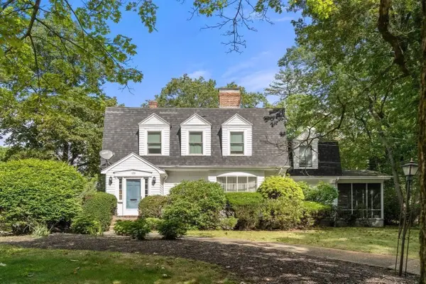 126 Moffat Rd, Newton, MA 02468
