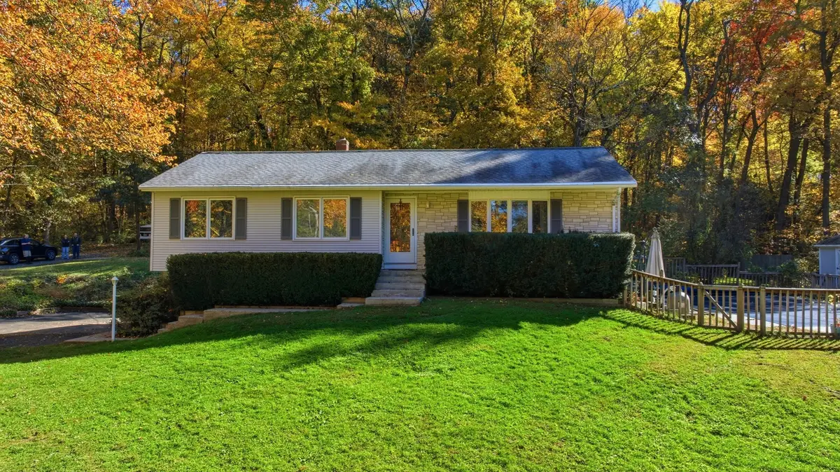 20 Sullivan Ln, South Hadley, MA 01075 - #1