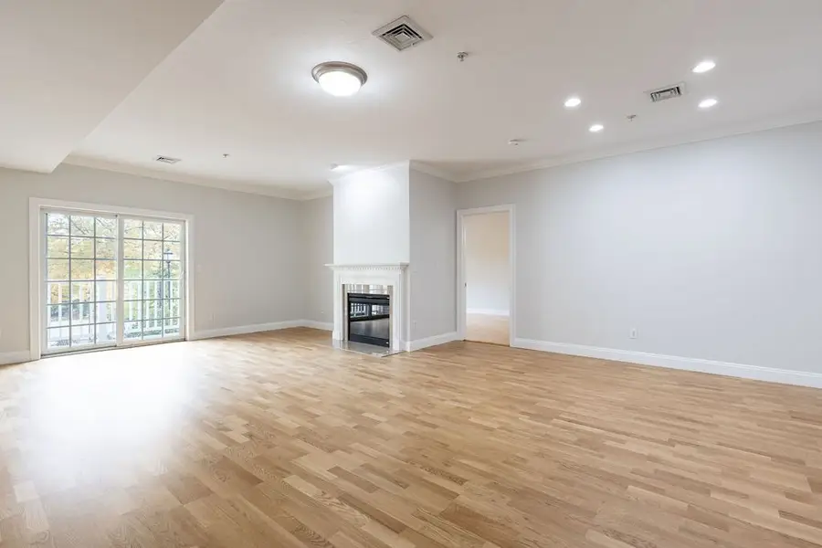 1 Lenox #111, Norwood, MA 02062 - #3