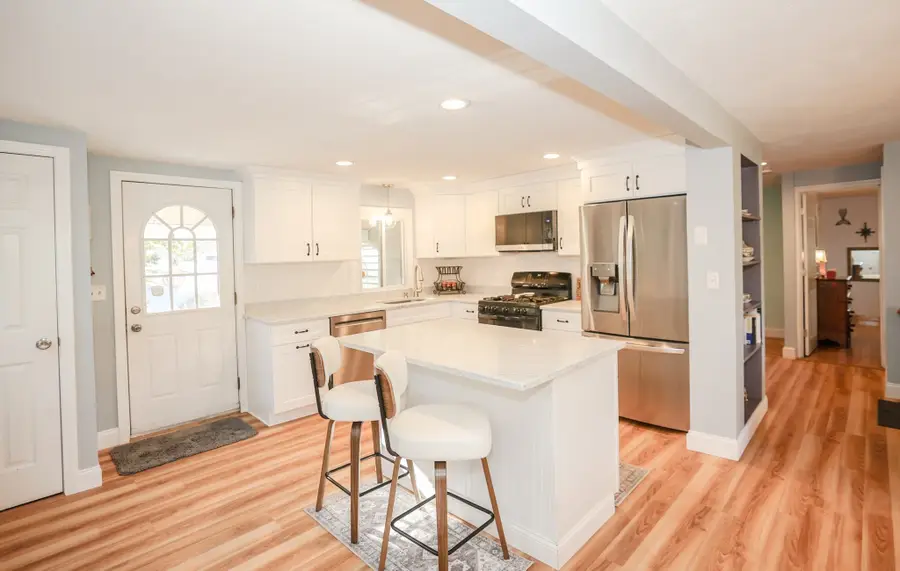 42 Leighton Street, Pepperell, MA 01463 - #3