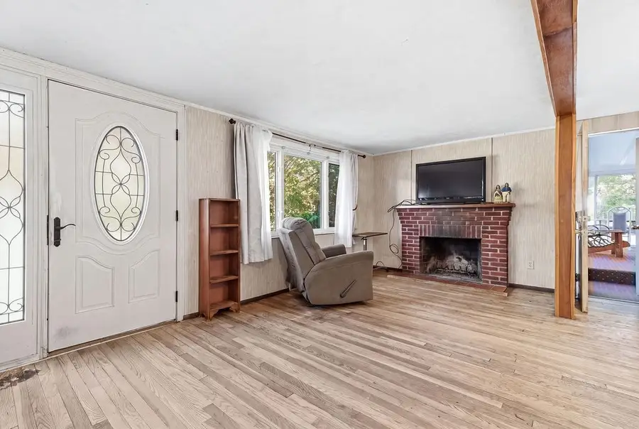 51 Maple St, Weymouth, MA 02189 - #3