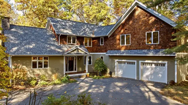 729 Park Hill Rd, Northampton, MA 01062