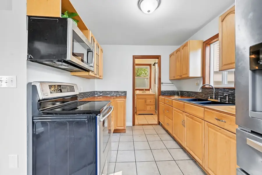 31 Cocasset St #1, Foxboro, MA 02035 - #3