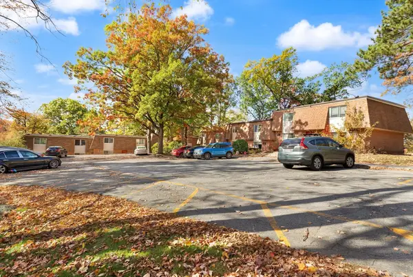 244 18th St #3, Dracut, MA 01826